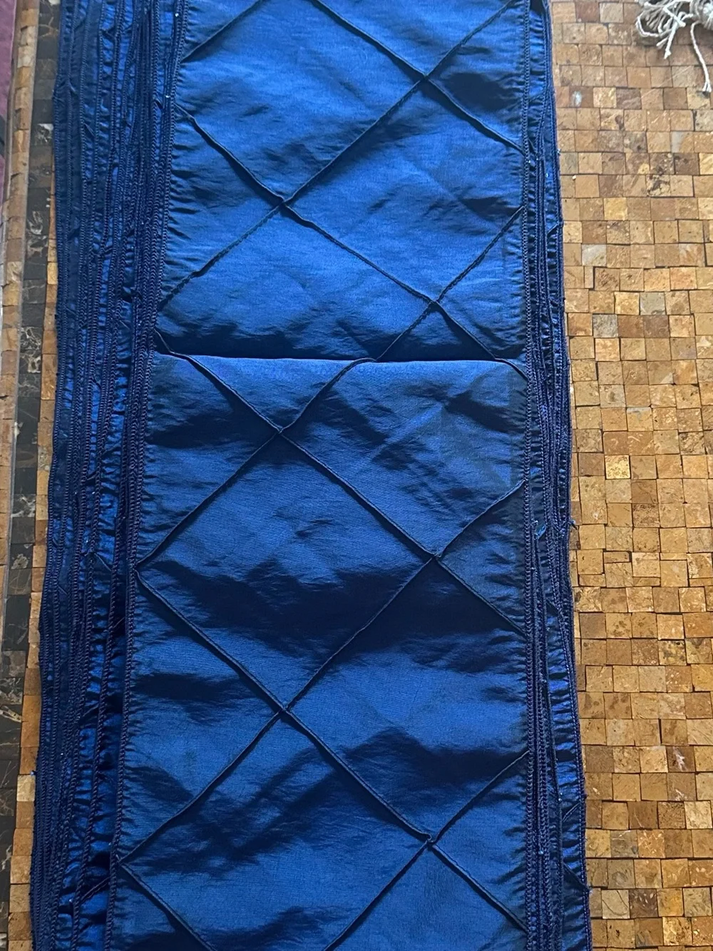 Cvlinens luxurious pintuck